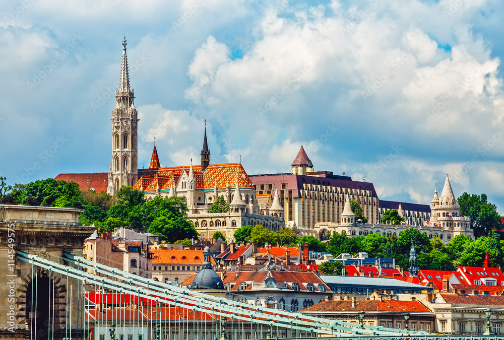 Obraz premium View to fishermans bastion in budapest city