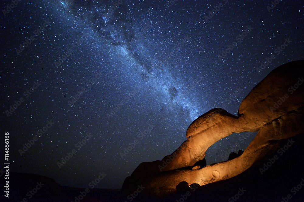 Naklejka premium Milky Way over Spitzkoppe, Namib, Namibia