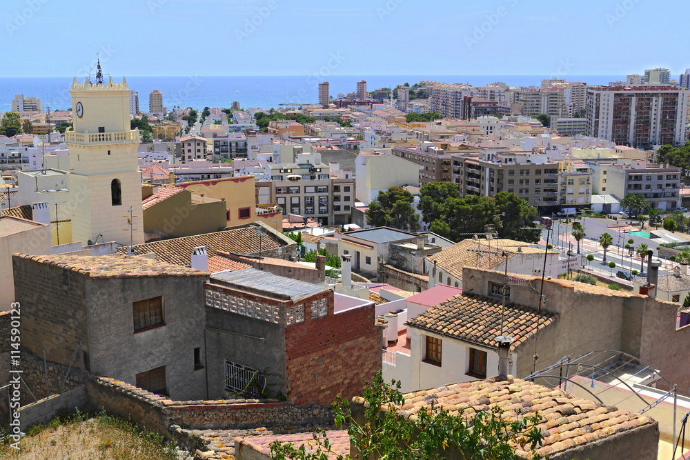 vistas parciales de edificios en  un pueblo turistico en oropesa castellon valencia
