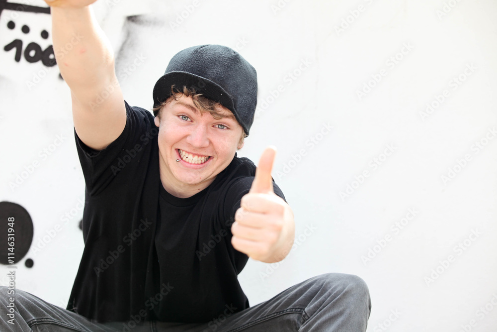 success, kid with thumb up