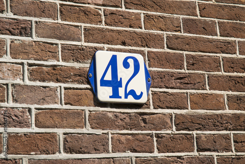 Huisnummer / number plate 42 photo