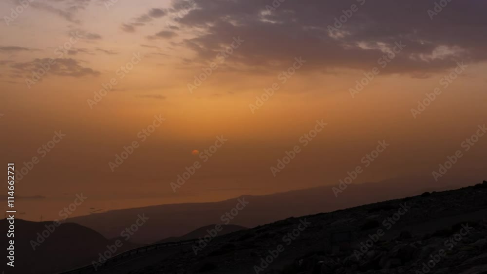 Sonnenaufgang am Observatorium (Zeitraffer HD) Sonnenaufgang am Observatorium (Zeitraffer HD)