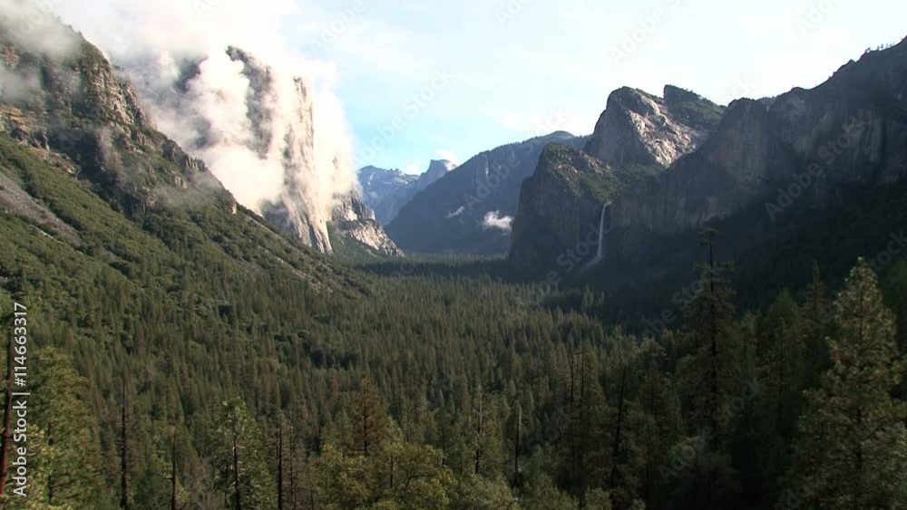 Tilt from sky to Yosemite National Park Tilt from sky to Yosemite National Park