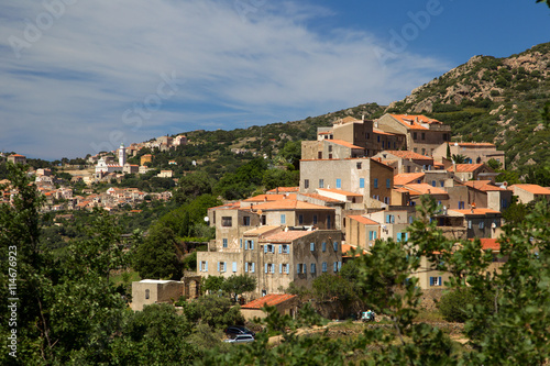 Blick   ber die D  rfer Pigna und Corbara auf Korsika