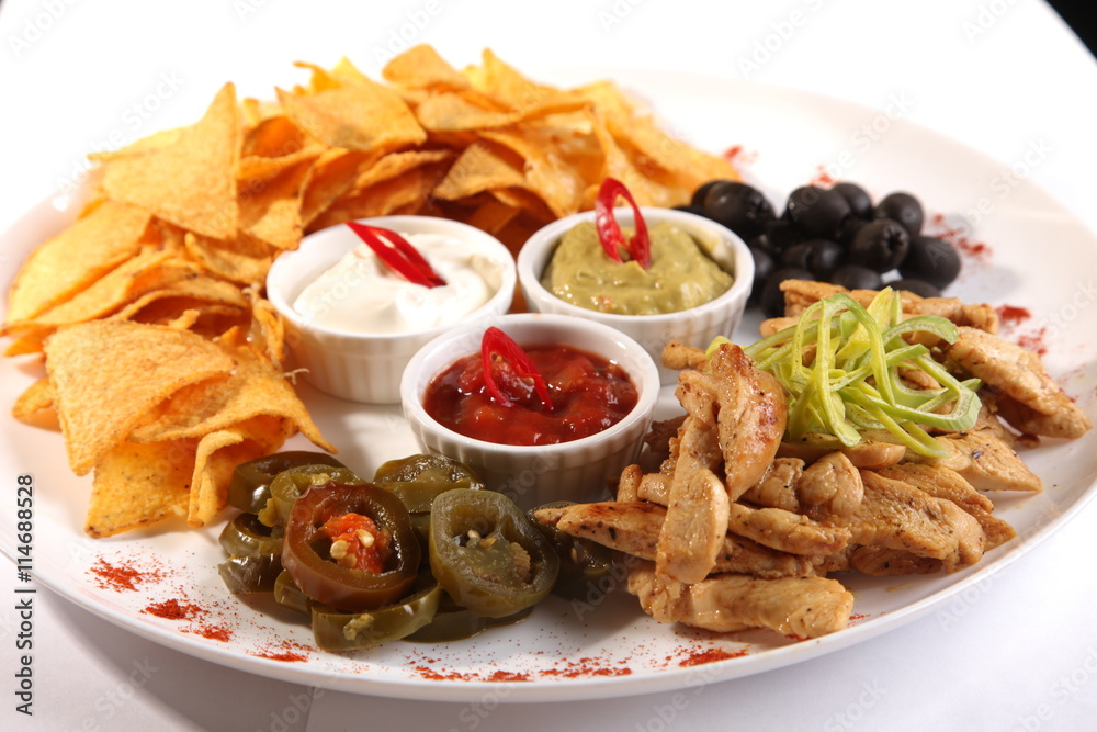 nachos with tomato and olives