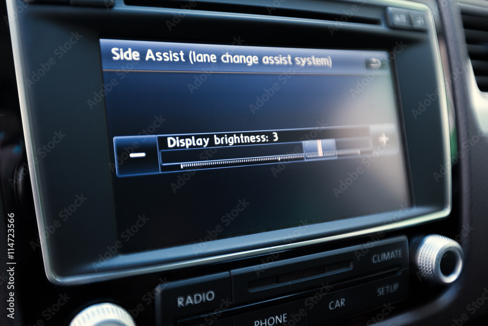 Smart multimedia touchscreen system for automobile Smart multimedia touchscreen system for automobile