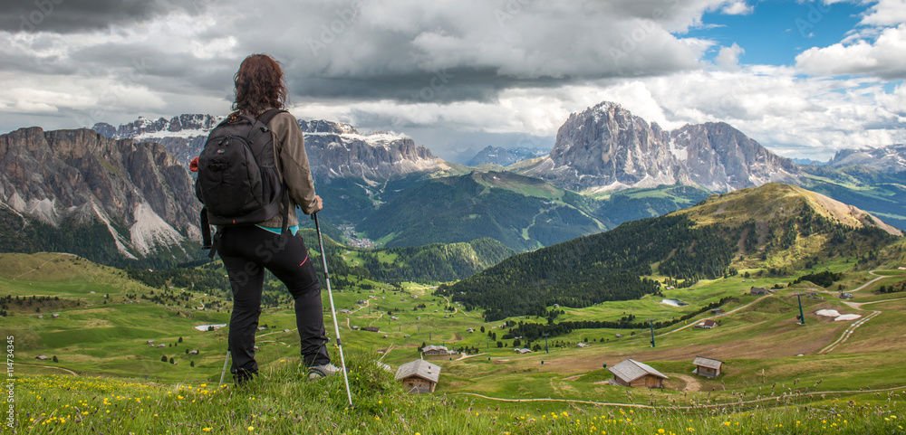 Naklejka premium Trekking in Gardena valley
