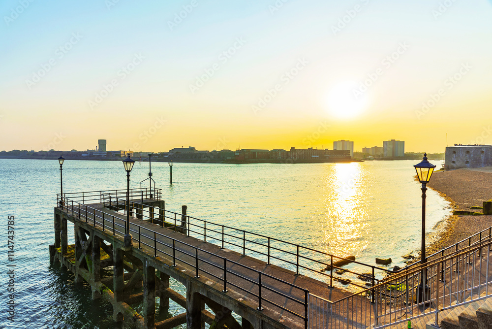 Obraz premium Małe molo w Portsmouth