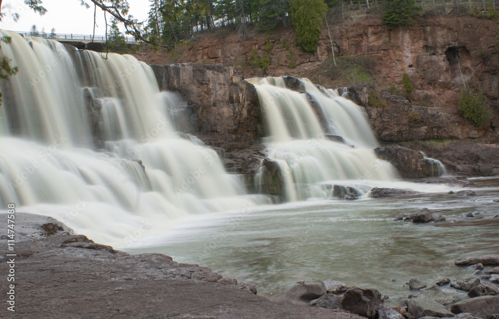 Fototapeta premium Agrest Fall, Minnesota - Wodospady