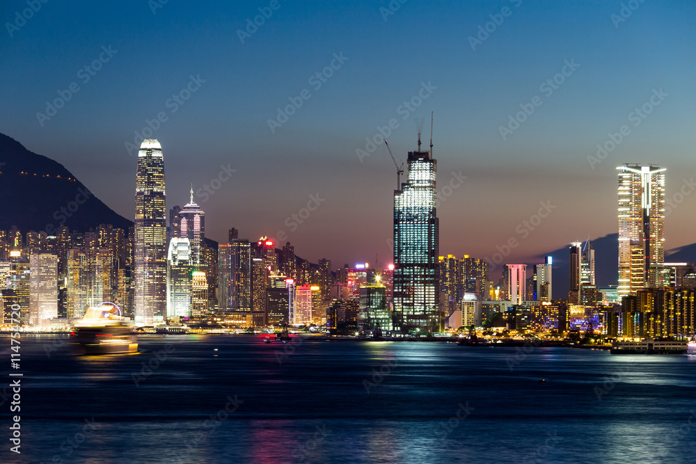 Fototapeta premium Pejzaż Hongkongu w nocy