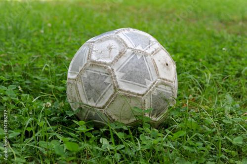 Fußball abgenutzt © belamy