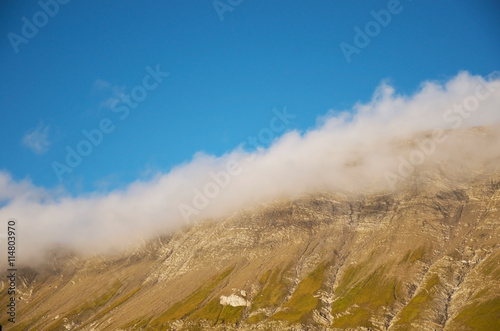 Montagne fumante (Hautes-Alpes / France) photo