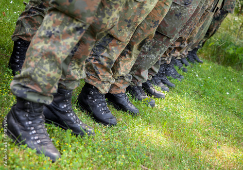 Obraz na płótnie Soldaten stehen in Formation