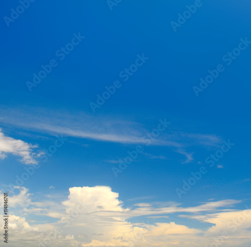 Fototapeta Naklejka Na Ścianę i Meble -  blue sky and white cumulus clouds
