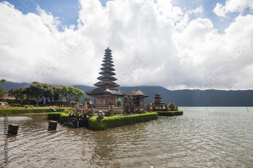 Holiday in Bali  Indonesia - Ulundanu Temple and Lake Beratan
