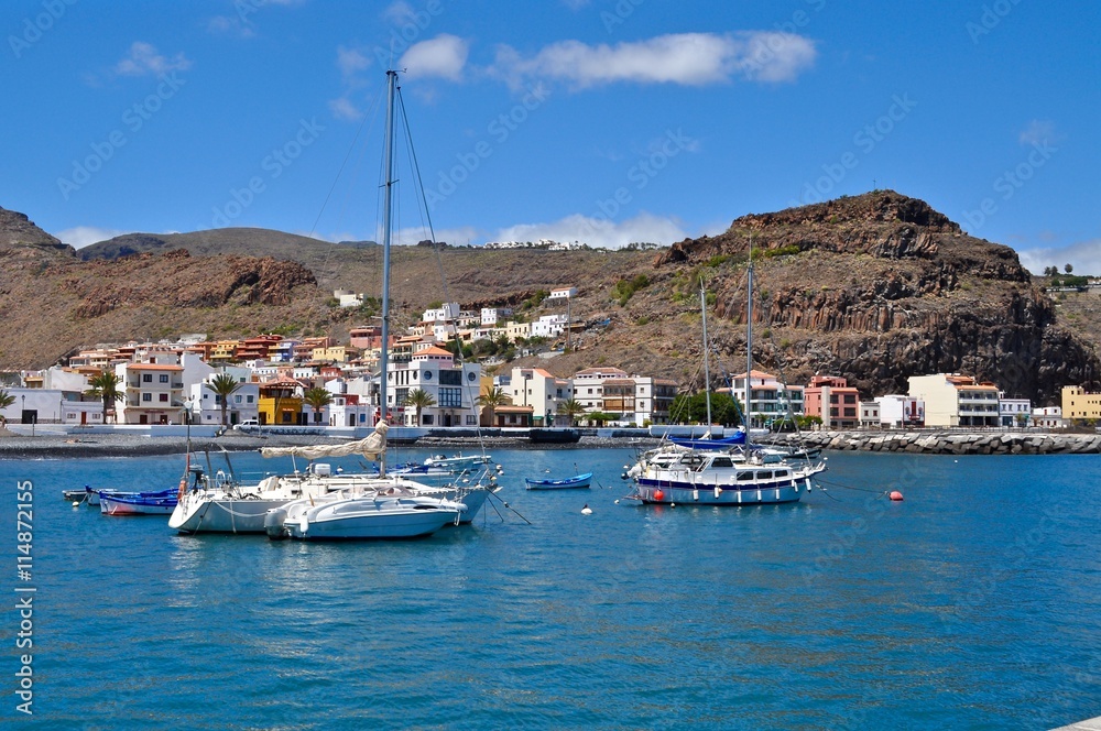Segelboote vor Playa Santiago auf La Gomera, am Atlantik, Kanarische Insel, Spanien, Europa