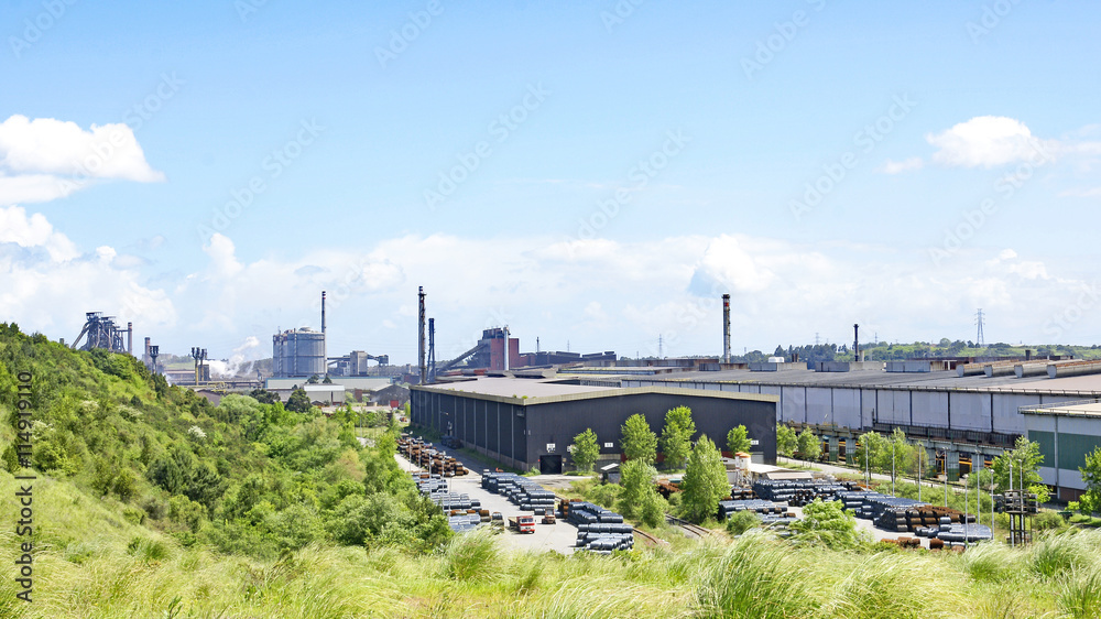 Fábrica de acero en Gijón, Asturias, España
