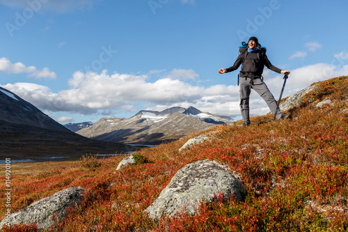 Wanderer im Herbstlichen Fjäll in Norwegen