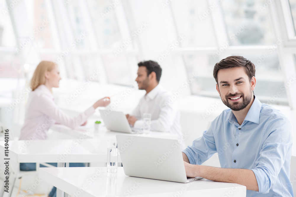 © Yakobchuk Olena - Handsome businessman working in his office © Yakobchuk Olena - Handsome businessman working in his office