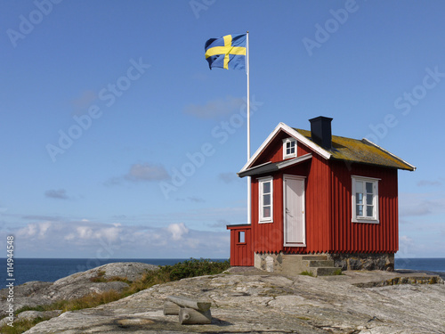 Lotsenhaus auf der Schäreninsel Vrångö an der schwedischen Westk photo