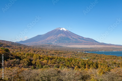 Mountain Fuji and Yamanaka lake in autumn season