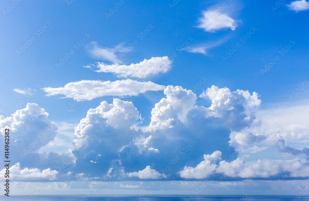  nuages au-dessus de la mer, île de la Réunion 