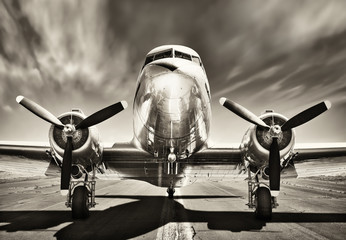 Acrylglasbilder Alte Flugzeuge Nostalgisches Flugzeug im Vintage-Stil  © frank peters