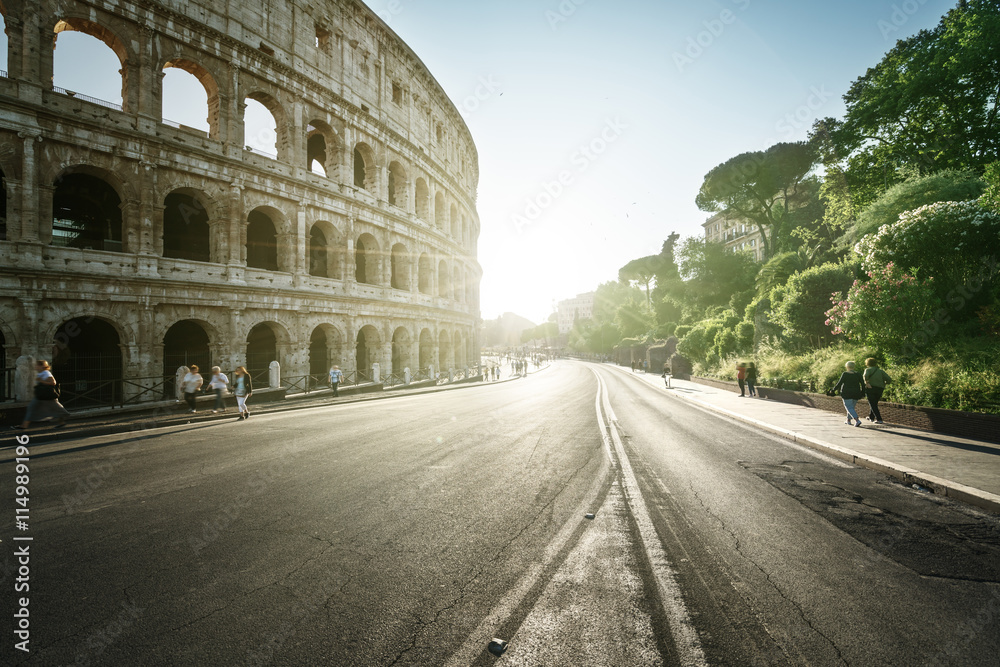 Naklejka premium road to Colosseum in sunset time, Rome, Italy
