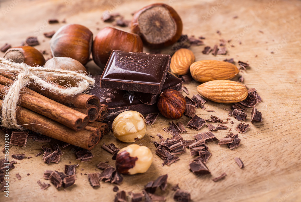 Chocolate bar/ chocolate bar pieces / nut chocolate/ chocolate b Chocolate bar/ chocolate bar pieces / nut chocolate/ chocolate b