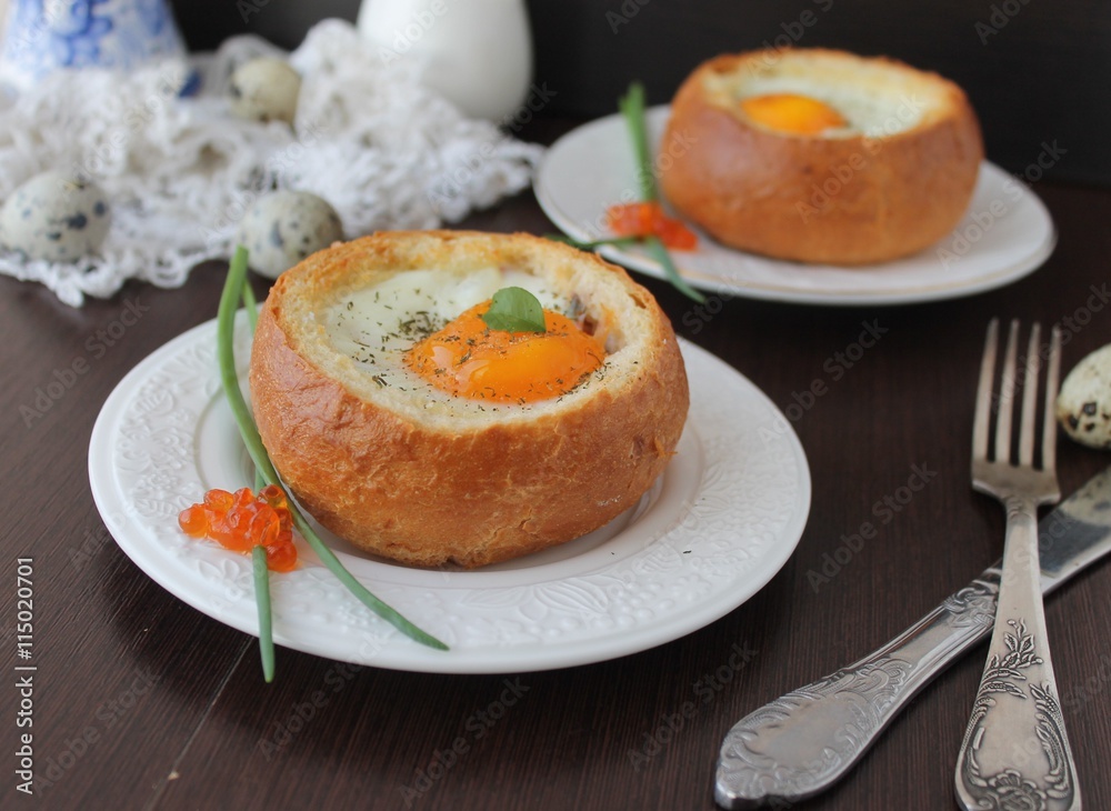 Baked egg in a bun Baked egg in a bun