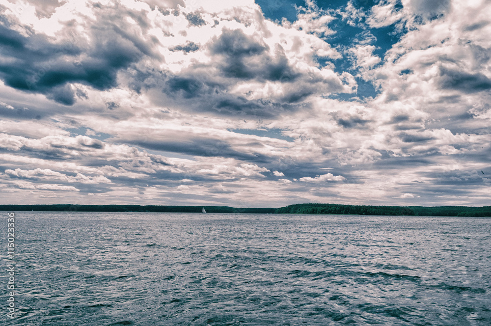 Fototapeta premium Jezioro Pluszne Pluski Mazury