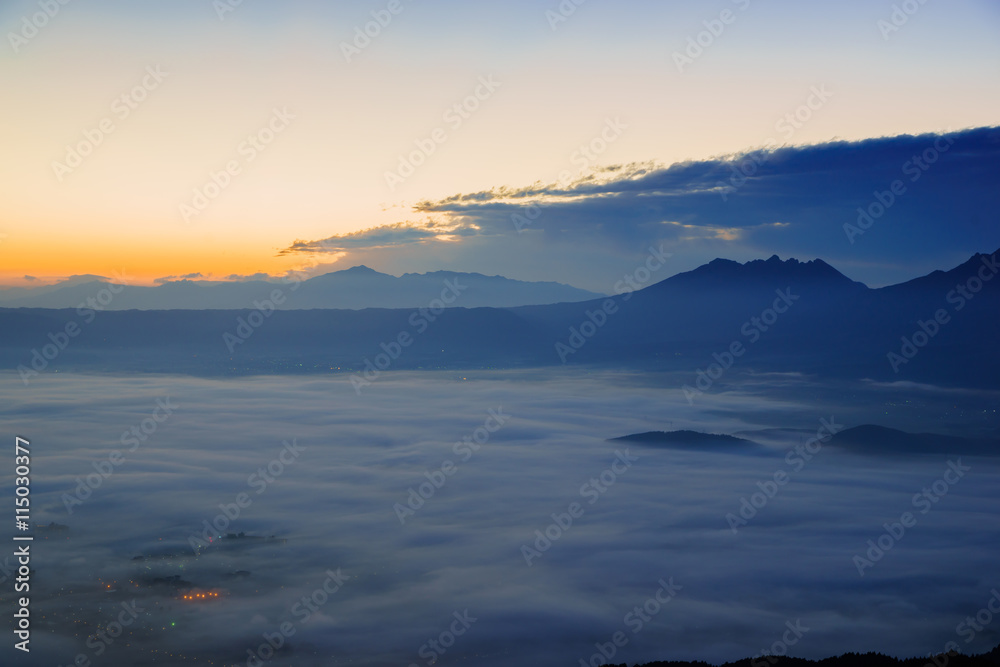夜明けの阿蘇の雲海