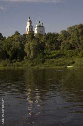 Город Касимов с берега реки Оки. Богоявленская (Георгиевская) церковь. © kedrova