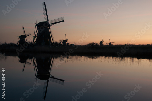 Kinderdijk windmill © maryromijn