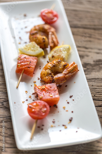 Skewers with shrimps and salmon