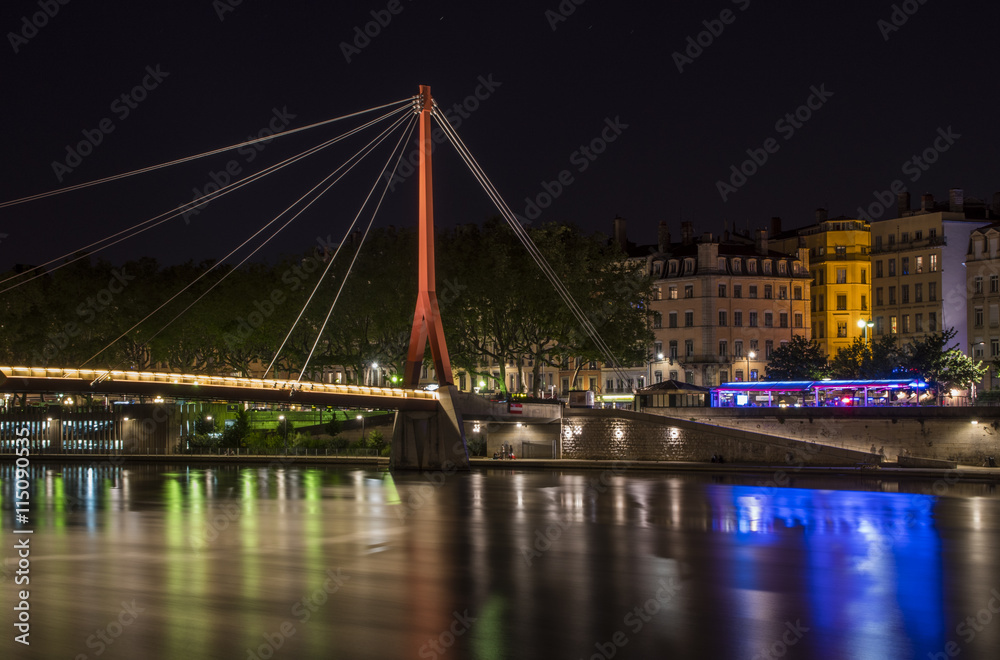 Obraz premium Lyon la nuit.