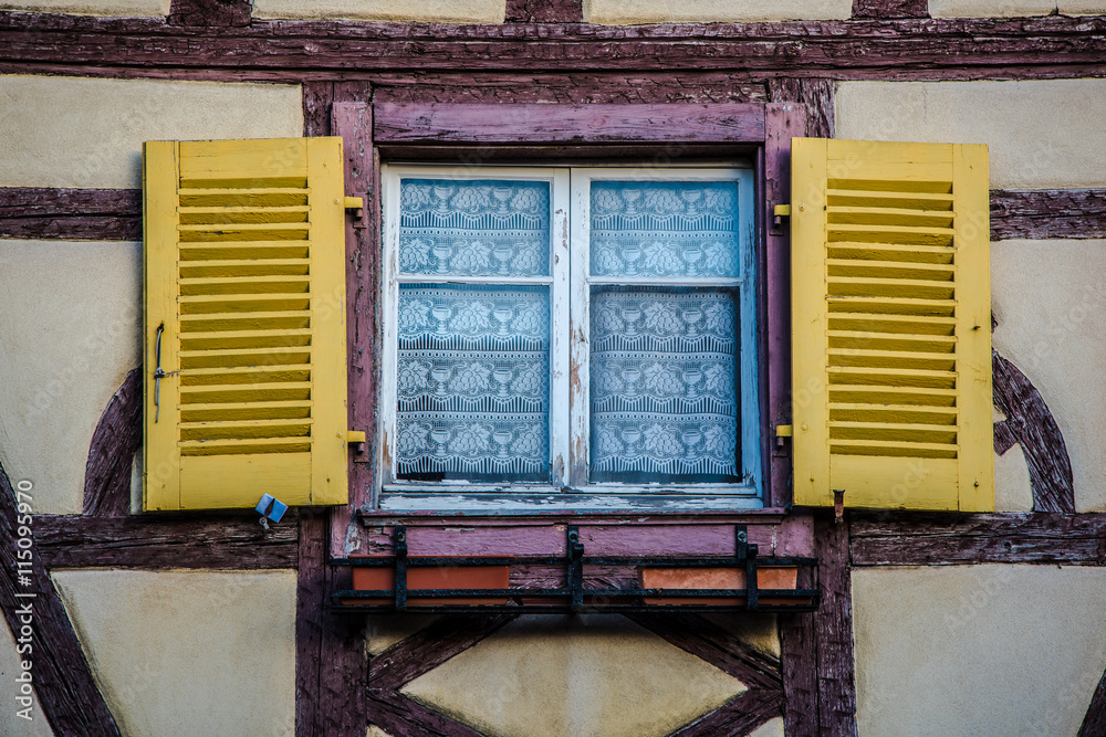 Naklejka premium Fensterladen in Colmar