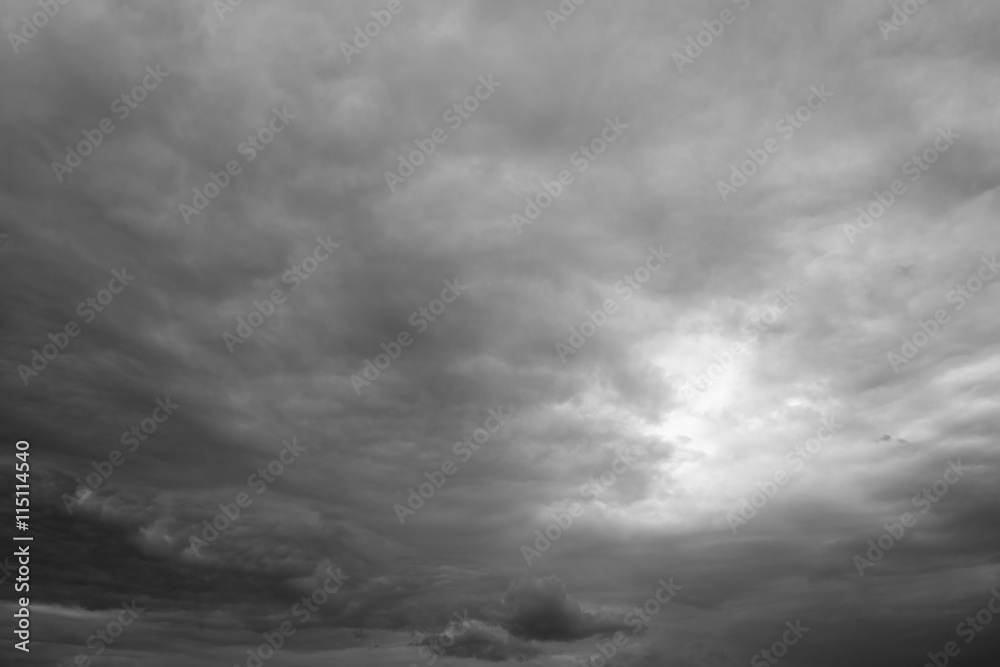 Obraz premium Sunshine through storm sky, clouds.