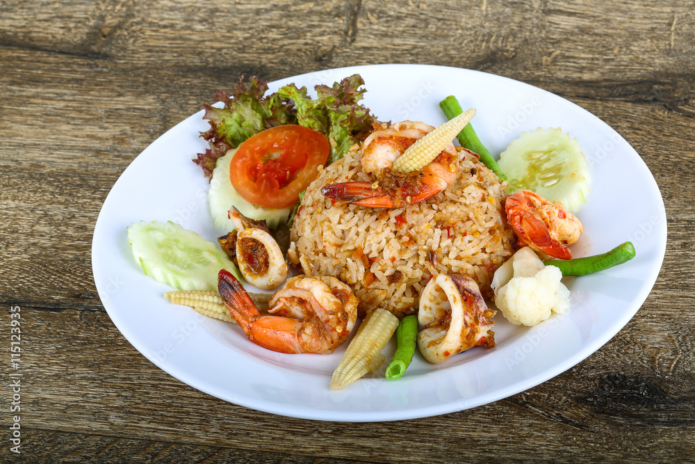 Fried rice with seafood