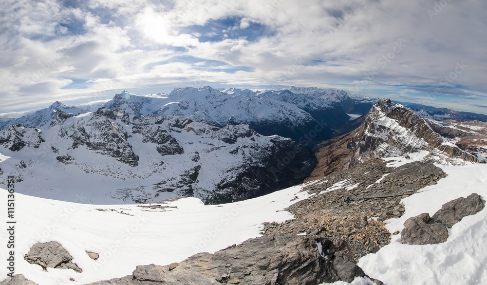 Obraz premium Holiday in Switzerland, foggy view of winter in Mount Titlis of snow