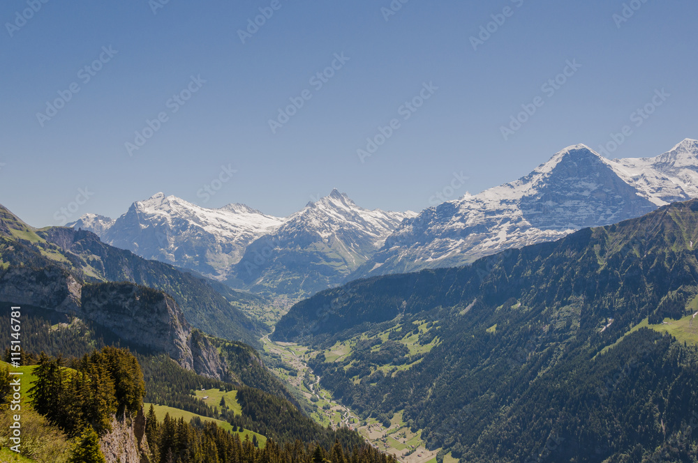 Grindelwald, Bergdorf, Berner Oberland, Alpen, Eiger, Mönch, Jungfrau, Schreckhorn, Gletscher, Wanderweg, Schweizer Berge, Sommer, Schweiz