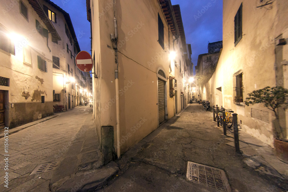 Italia,Toscana,Firenze. Strade della città di notte.