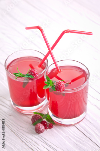 Wallpaper Mural Refreshing raspberry drink with mint Torontodigital.ca