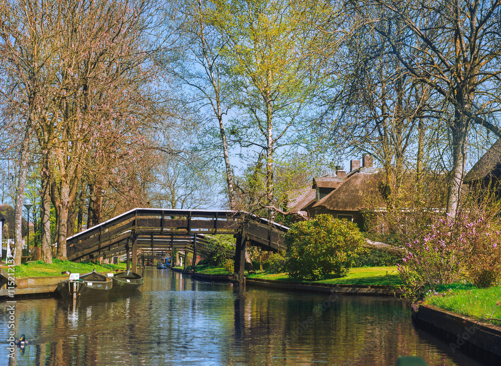 Naklejka premium Spring in Giethoorn, the Netherlands