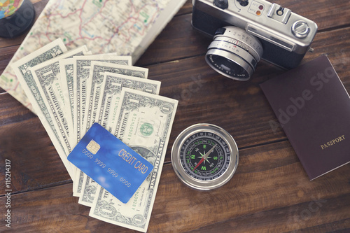 compass, passport, credit card, banknote, camera,map, car figuri photo