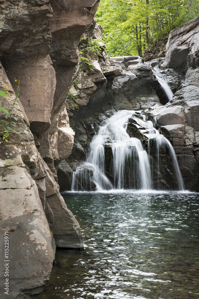 Fototapeta premium Waterfall at Fawn's Leap in the Catskill Mountains