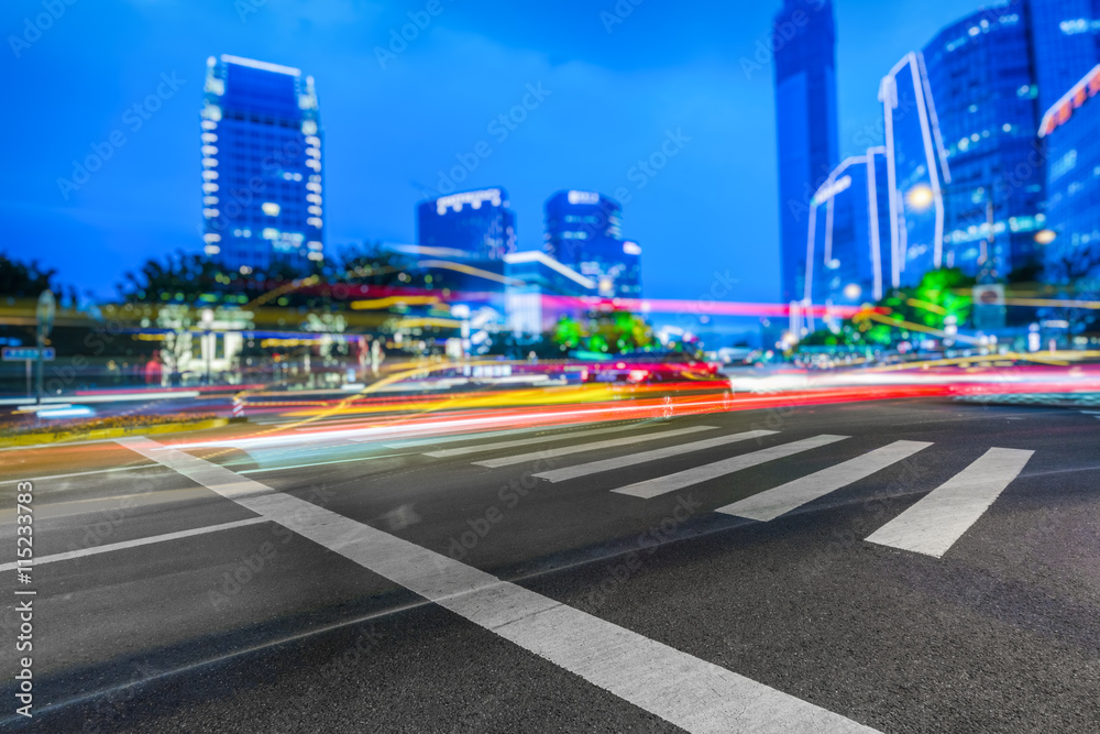 Obraz premium motion blurred urban traffic