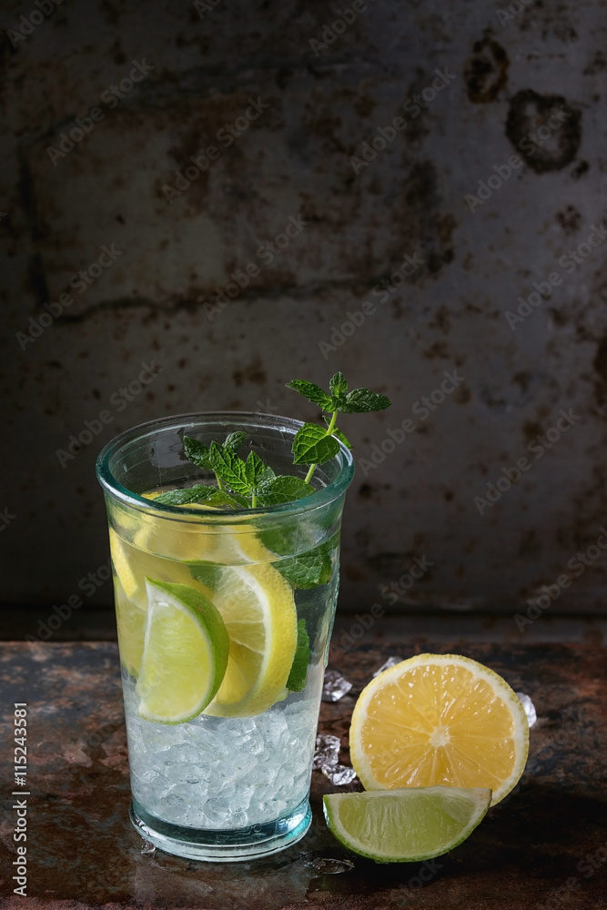 Fototapeta premium Lemonade with lime and lemon
