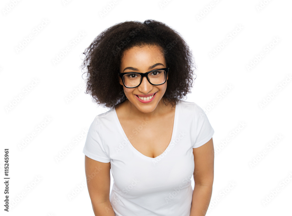 Obraz premium happy african woman or student girl in eyeglasses