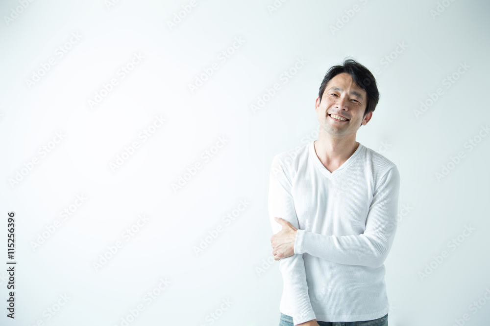 カジュアルポートレート・ミドル男性 (白バック) カジュアルポートレート・ミドル男性 (白バック)